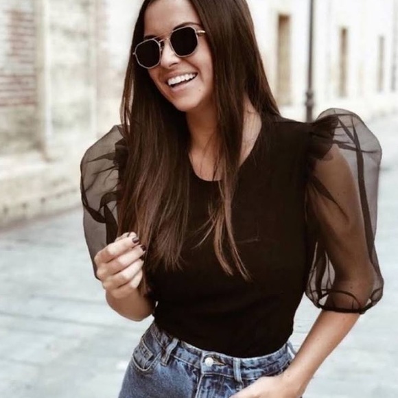 Zara Tops - Zara black puff sleeve organza knit top